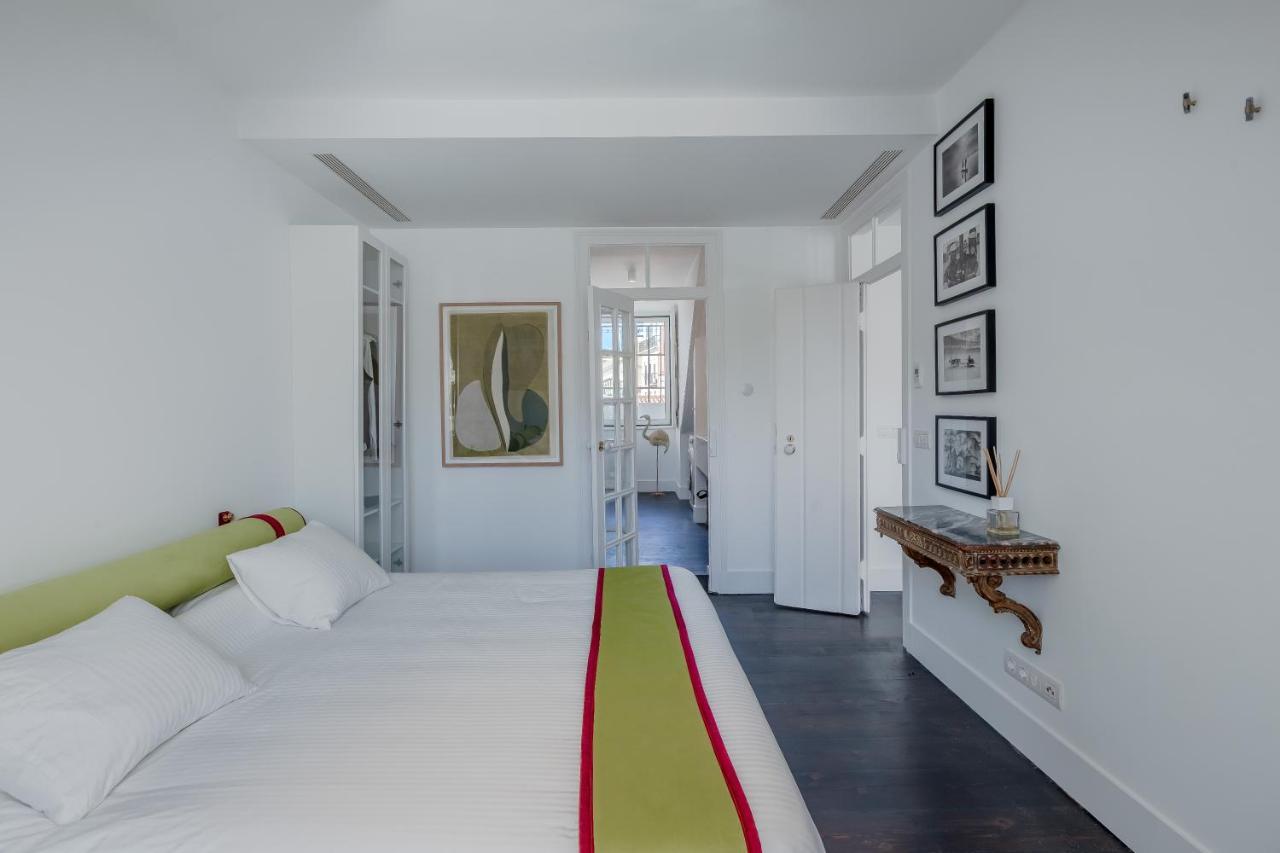 Principe Real Charming Garden View Flat At The Heart Of Lisbona