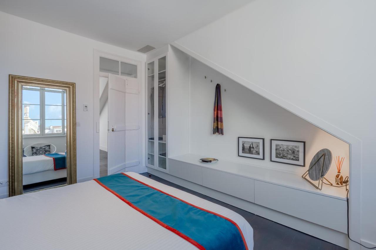 Principe Real Charming Garden View Flat At The Heart Of Appartamento Lisbona